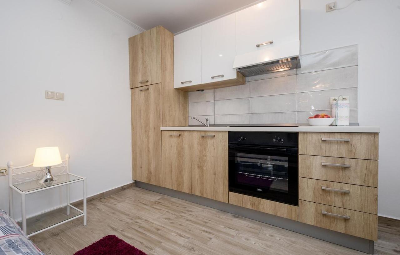 Apartments Makaus Супетарска-Драга Экстерьер фото